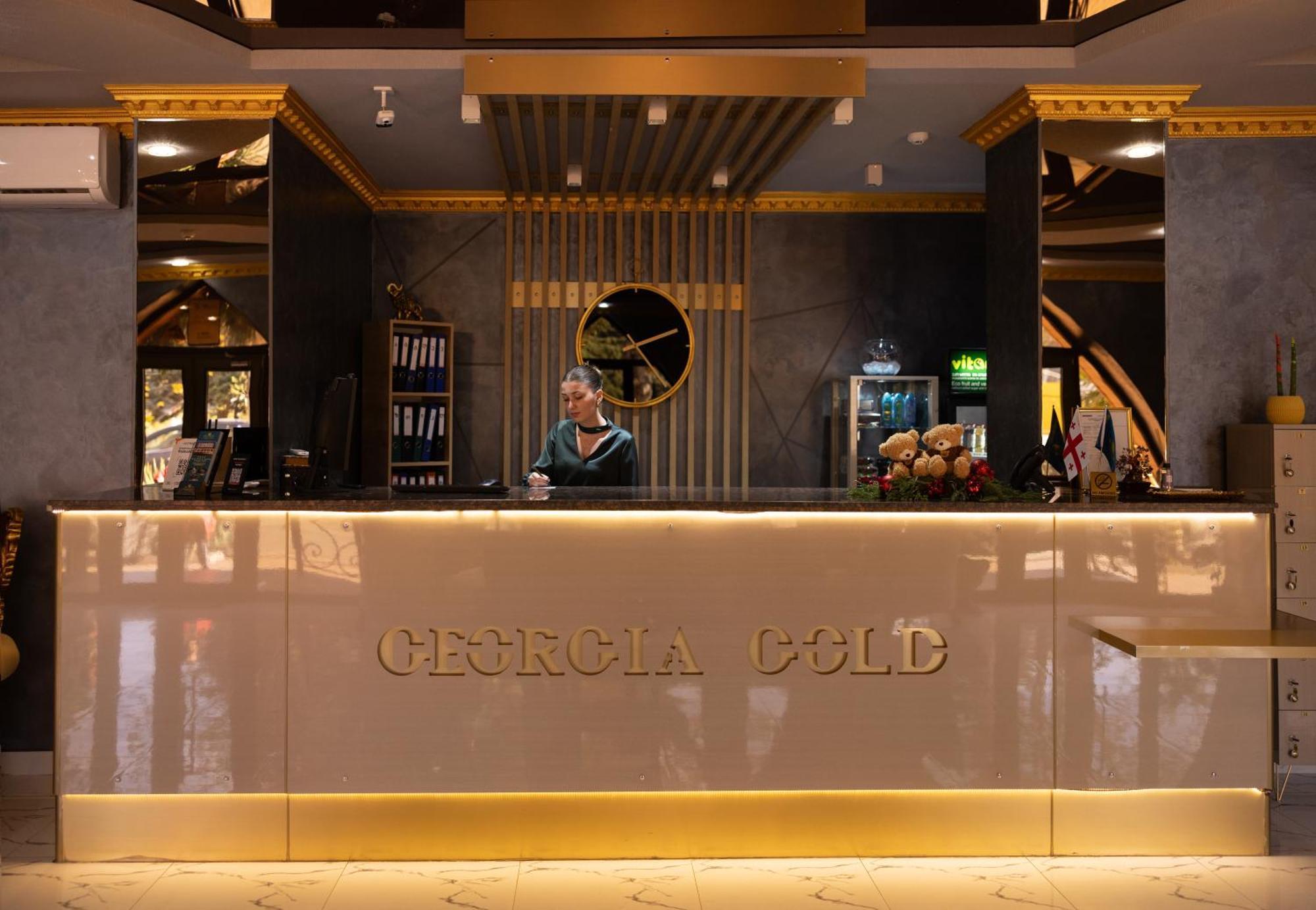 Отель Georgia Gold Гори Экстерьер фото